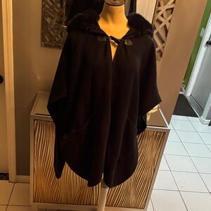 Steve Madden Elegant Black Women's Sweater Shawl with Fur Trimmed Hood